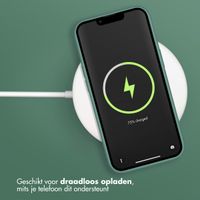 Accezz Liquid Silicone Backcover Apple iPhone 14 / 13 - Donkergroen