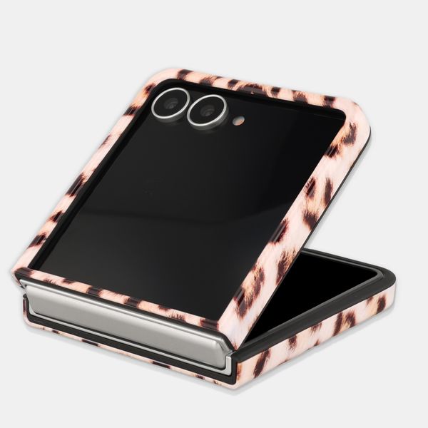 Selencia Vivid Backcover met MagSafe Samsung Galaxy Z Flip 8 - Wild Leo