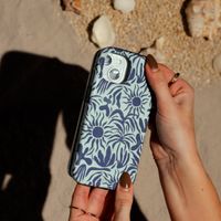 Selencia Vivid Backcover met MagSafe Apple iPhone 15 - Tropical Vibes Light Blue