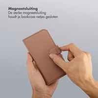 Selencia Olyn Uitneembare Bookcase met MagSafe Samsung Galaxy S24 / S25 - Bruin