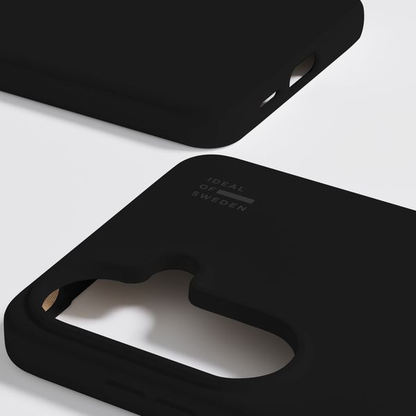 iDeal of Sweden Silicone Case met MagSafe Samsung Galaxy S26 - Zwart