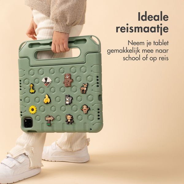 imoshion Kidsproof tablethoes met afneembare dolls Apple iPad 11 (2025) 11 inch A16 / iPad 10 (2022) 10.9 inch - Olive Green
