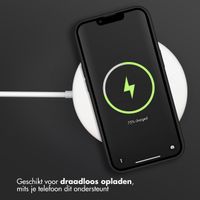 Accezz Liquid Silicone Backcover Apple iPhone 13 - Zwart