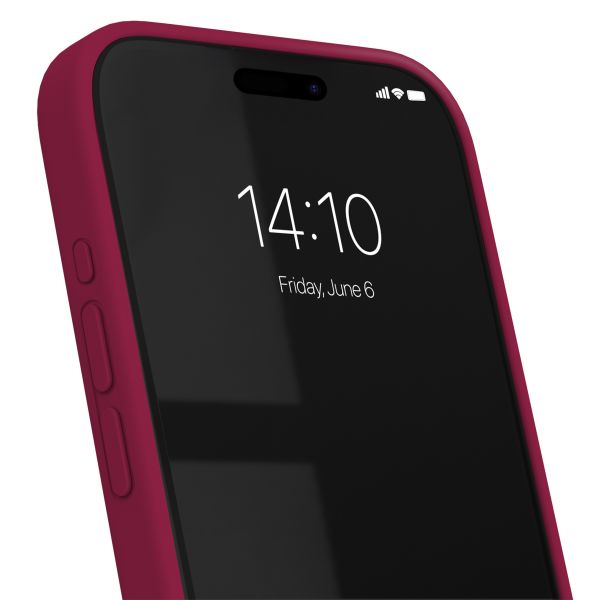 iDeal of Sweden Silicone Case Apple iPhone 15 Pro - Cranberry
