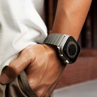 Uniq Strova Steel Link bandje Apple Watch | 44/45/46/49 mm - Sterling