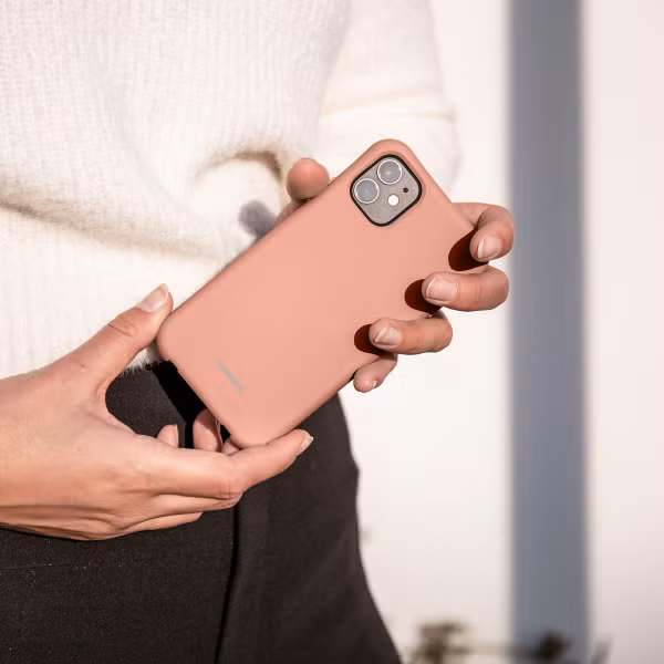 imoshion Color Backcover met afneembaar koord Apple iPhone 13 - Peach