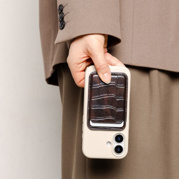 Selencia Croco Card Holder with MagSafe - Choco Brown