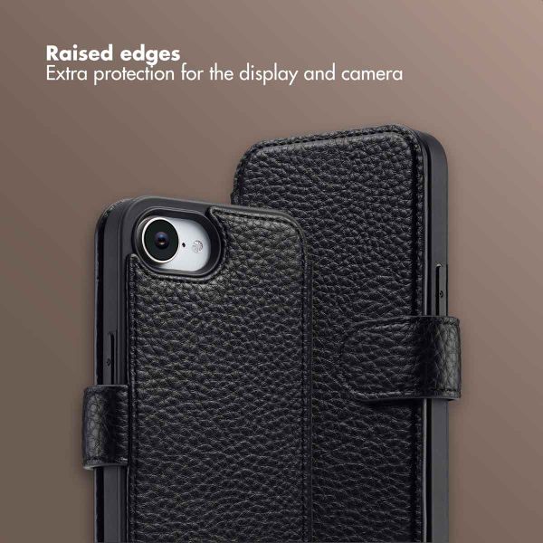 Selencia Riva Bookcase with MagSafe and phone strap Apple iPhone 17e / 16e - Black