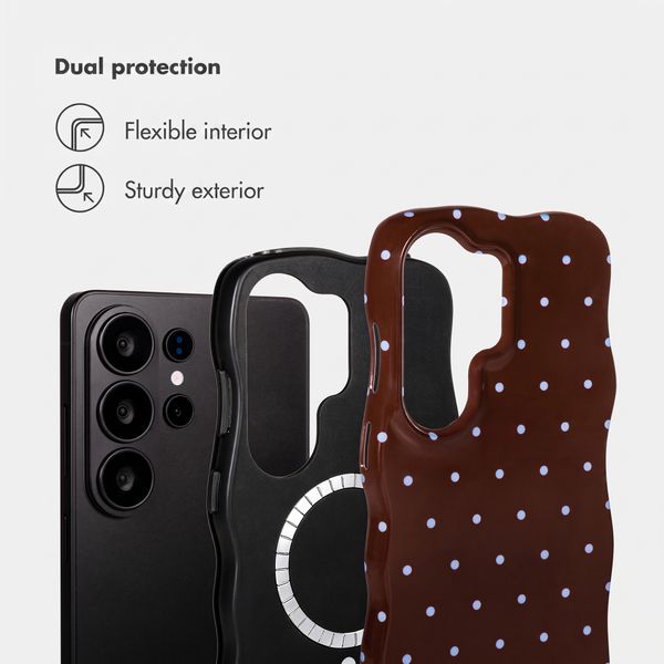 Selencia Vivid Wavy Back Cover with MagSafe Samsung Galaxy S26 Ultra - Happy Dots Chocolate