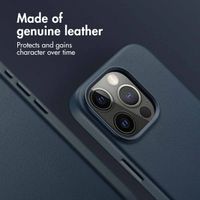Accezz Leather Back Cover with MagSafe Apple iPhone 15 Pro - Nightfall Blue