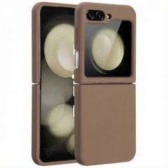 Accezz Liquid Silicone Backcover met MagSafe Samsung Galaxy Z Flip 5 - Lichtbruin