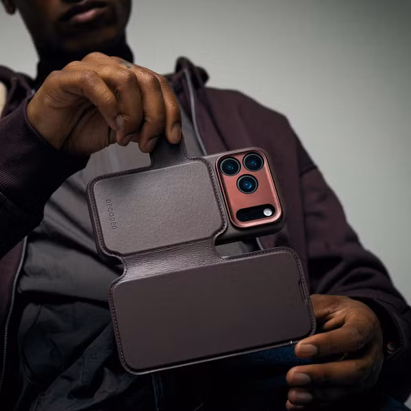 Decoded 2 in 1 Leather Detachable Wallet MagSafe Apple iPhone 17 - Navy Shadow