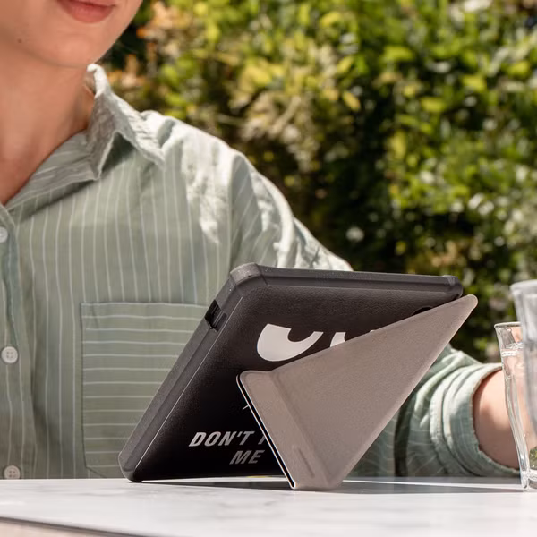 imoshion Design Vouwbare Bookcase Kobo Libra 2 / Tolino Vision 6 - Don't touch