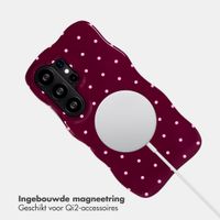 Selencia Vivid Wavy Backcover met MagSafe Samsung Galaxy S26 Ultra - Happy Dots Burgundy
