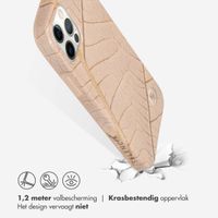 Selencia Aurora Fashion Backcover iPhone 12 (Pro) - Duurzaam hoesje - 100% gerecycled - Earth Leaf Beige