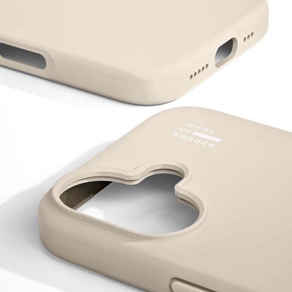 iDeal of Sweden Silicone Case met MagSafe Apple iPhone 17 - Cloud Dancer