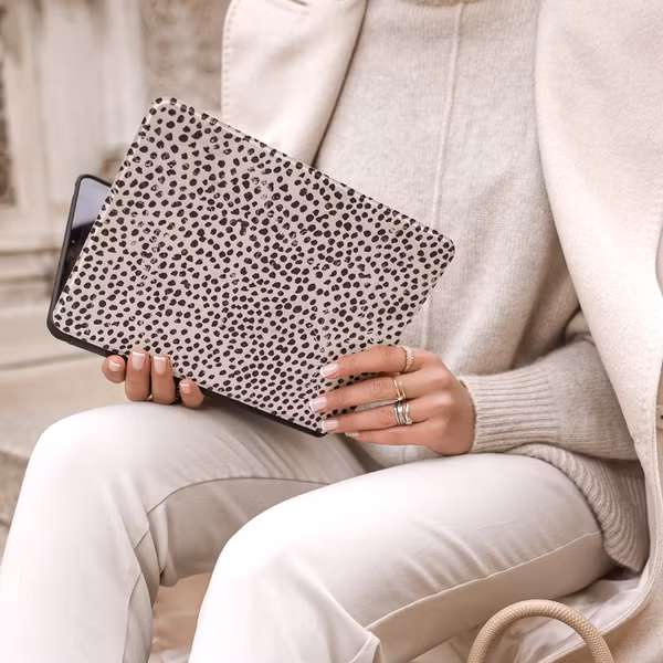 Burga Tablet Case Apple iPad 6 (2018) 9.7 inch / iPad 5 (2017) 9.7 inch - Almond Latte
