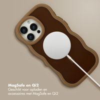 Selencia Wavy Backcover met MagSafe Apple iPhone 16 Pro Max - Mocha Brown