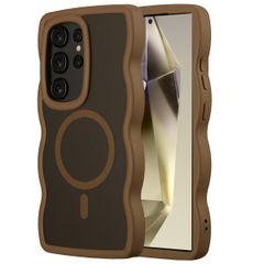 Selencia Wavy Backcover met MagSafe Samsung Galaxy S24 Ultra - Mocha Brown