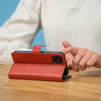 imoshion Luxe Bookcase Apple iPhone SE (2022 / 2020) / 8 / 7 / 6(s) - Rood