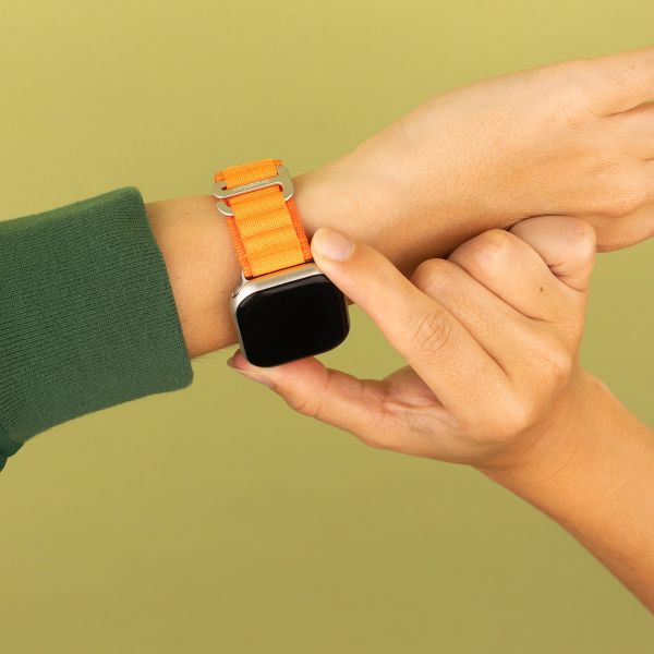 imoshion Nylon Alpine bandje Apple Watch Series 1 t/m 9 / SE (38/40/41 mm) | Series 10 / 11 (42 mm) - Oranje