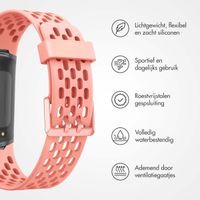 imoshion Siliconen sport bandje met gaatjes Fitbit Charge 5 / Charge 6 - Peach