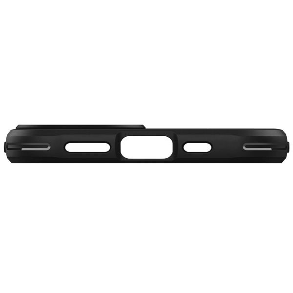 Spigen Rugged Armor Backcover iPhone 13 - Zwart