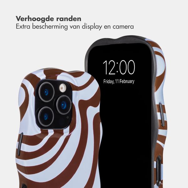 Selencia Vivid Wavy Backcover met MagSafe Apple iPhone 16 Pro - Dream Swirl Chocolate