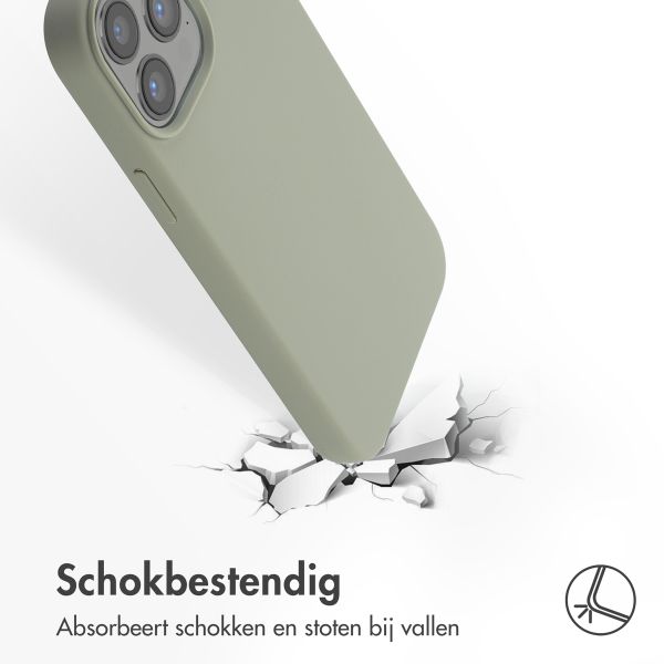 Accezz Liquid Silicone Backcover met MagSafe Apple iPhone 13 Pro Max - Cooper Green