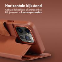 Accezz Leather Bookcase 2-in-1 met MagSafe Apple iPhone 15 Pro - Sienna Brown