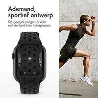 imoshion Siliconen Sport⁺ bandje Apple Watch Series 1 - 9 / SE (38/40/41 mm) | Series 10 / 11 (42 mm) - Maat M/L - Zwart