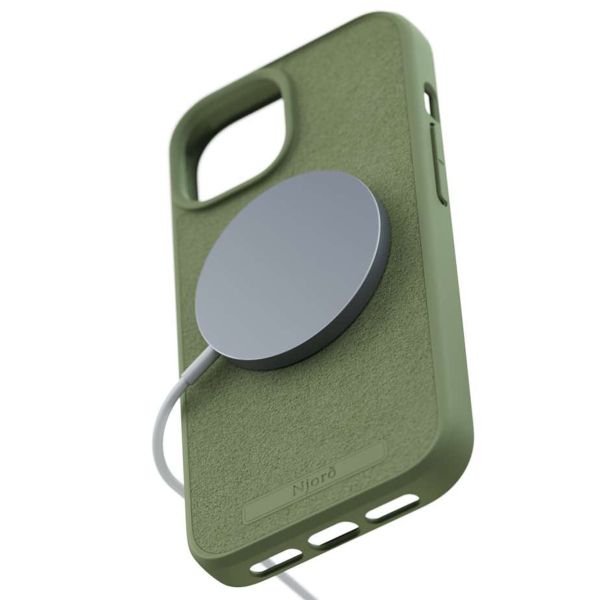 Njorð Collections Suède Comfort+ Case MagSafe iPhone 15 - Olive