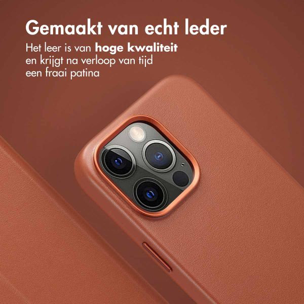 Accezz Leather Bookcase 2-in-1 met MagSafe Apple iPhone 15 Pro Max - Sienna Brown