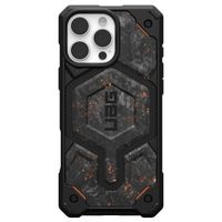 UAG Monarch Pro Backcover Apple iPhone 16 Pro Max - Forged Carbon
