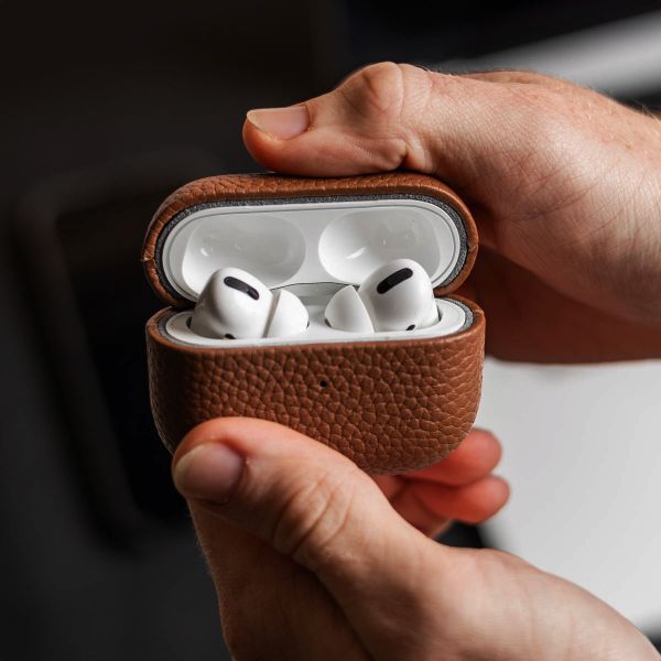 Accezz Genuine leather case  Apple AirPods 1 / 2 - Cognac
