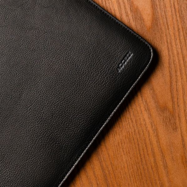 Accezz Leather laptop sleeve 13 inch - Black