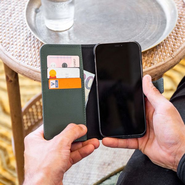 Accezz Premium Leather 2 in 1 Wallet Bookcase Samsung Galaxy A54 (5G) - Groen