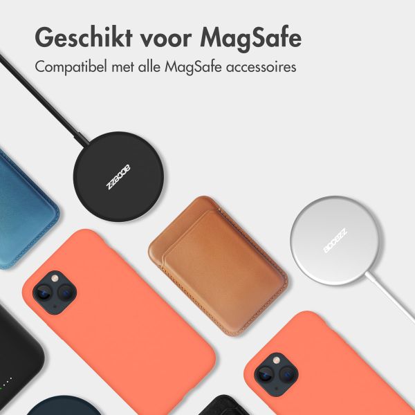 Accezz Liquid Silicone Backcover met MagSafe Apple iPhone 15 - Nectarine