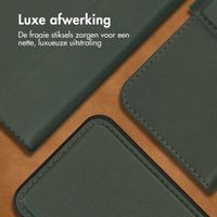 Accezz Premium Leather 2 in 1 Wallet Bookcase Apple iPhone SE (2022 / 2020) / 8 / 7 / 6(s) - Groen