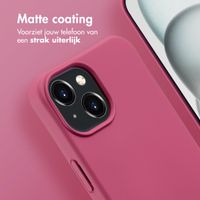 imoshion Color Backcover met afneembaar koord MagSafe Apple iPhone 15 - Raspberry