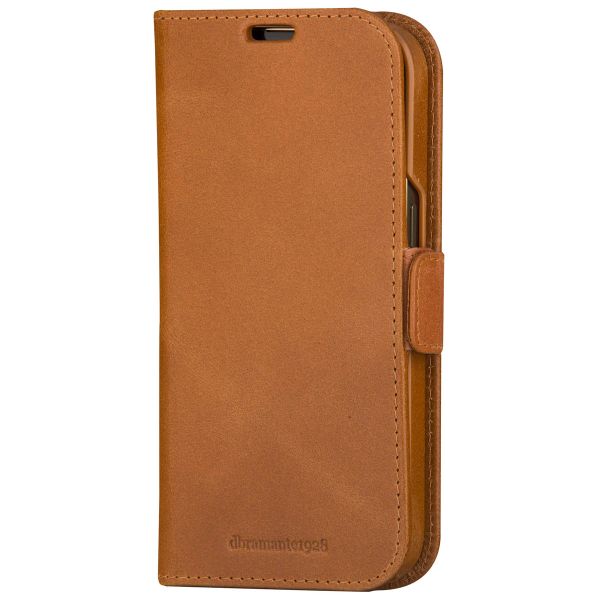 dbramante1928 Lynge Bookcase iPhone 15 Pro - Tan