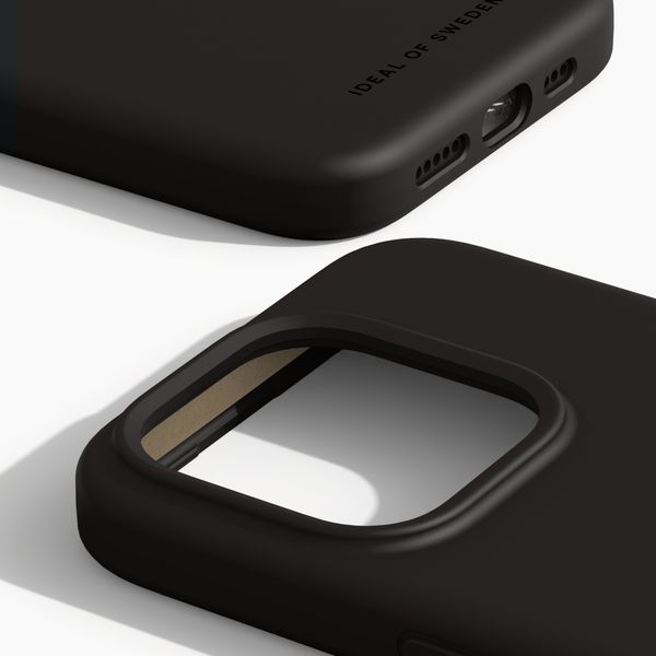 iDeal of Sweden Silicone Case met MagSafe Apple iPhone 15 Pro - Black
