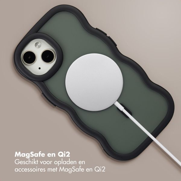 Selencia Wavy Backcover met MagSafe Apple iPhone 14 / 13 - Zwart