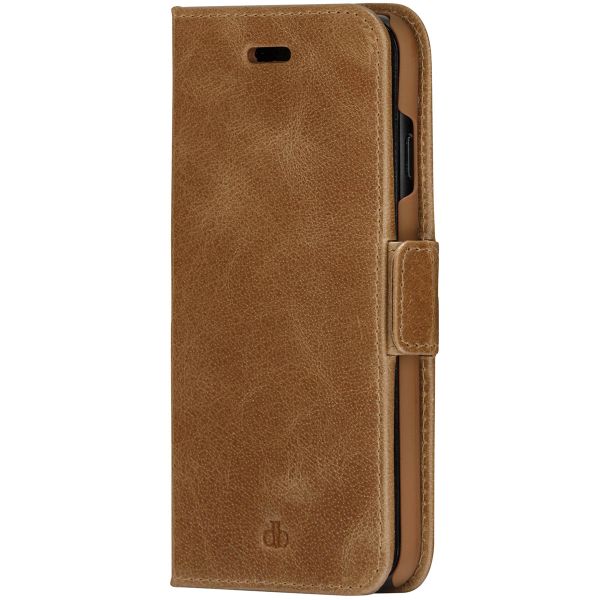 dbramante1928 Copenhagen Bookcase Apple iPhone 14 - Bruin