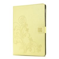 Klavertje Bloemen Bookcase iPad 6 (2018) 9.7 inch / iPad 5 (2017) 9.7 inch - Geel