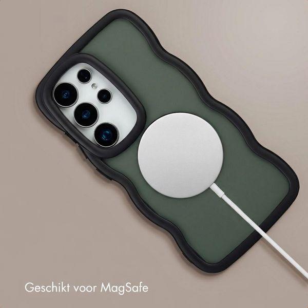 Selencia Wavy Backcover met MagSafe Samsung Galaxy S25 Ultra - Zwart