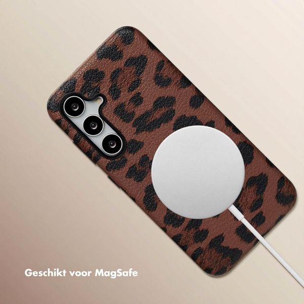 Selencia Sabi Backcover Panterprint met MagSafe Samsung Galaxy S24 - Mocha Brown