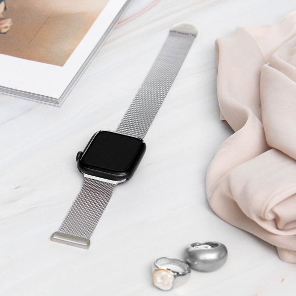 imoshion Milanees magnetisch bandje Apple Watch Series 1 t/m 9 / SE (38/40/41 mm) | Series 10 (42 mm) - Maat M - Zilver