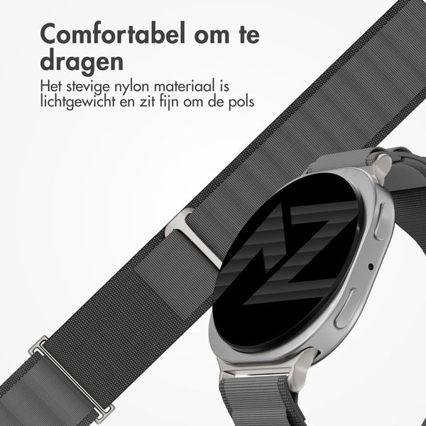Accezz Nylon Alpine bandje Samsung Galaxy Watch 9 (40/44mm) / Watch 8 (40/44mm) / Classic (46mm) - Dark Grey