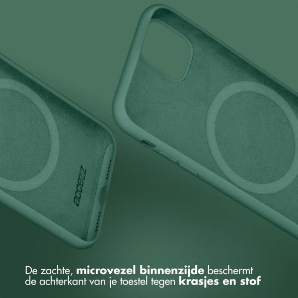 Accezz Liquid Silicone Backcover met MagSafe iPhone 16 - Donkergroen